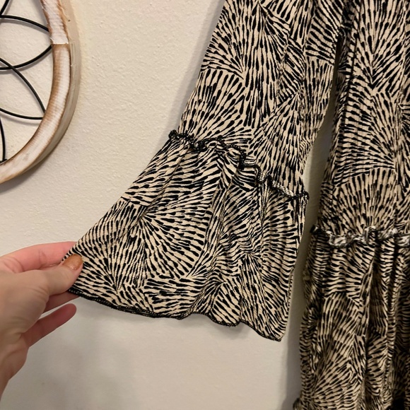 NY COLLECTION Dress, NWOT, Loose Fitting, 3/4 Bell Sleeves, Size Medium - Picture 3 of 9